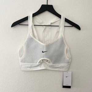 BNWT Nike Indy UltraBreathe Sports Bra in White Mesh